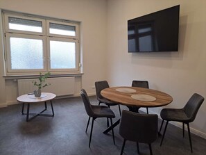 Dining - Modern, spacious 2-room apartment - 85 m² (Solingen)