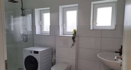Moderne, großzügige 2-Zimmer-Wohnung -. 85 m²