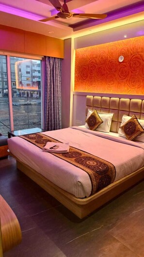 Deluxe-Doppelzimmer, Stadtblick | Kostenloses WLAN