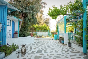 Apartamento superior, vista para o jardim, ao lado da praia | Fachada