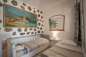 Căn hộ Tiêu chuẩn, 2 phòng ngủ, quang cảnh vườn, cạnh bãi biển | Màn/rèm cản sáng, phòng cách âm, bàn ủi/dụng cụ ủi quần áo 