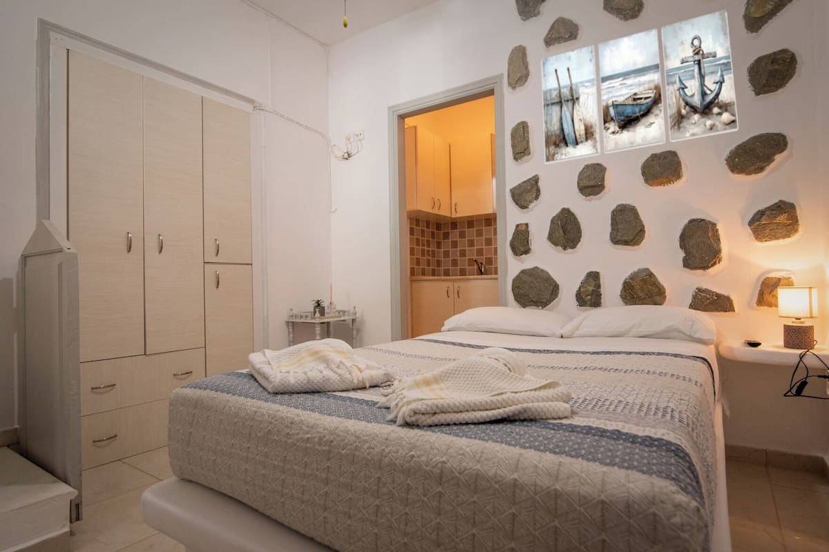 Apartamento standard, 2 quartos, vista para o jardim, ao lado da praia | Cortinas blackout, quartos à prova de som, ferros/tábuas de passar roupa