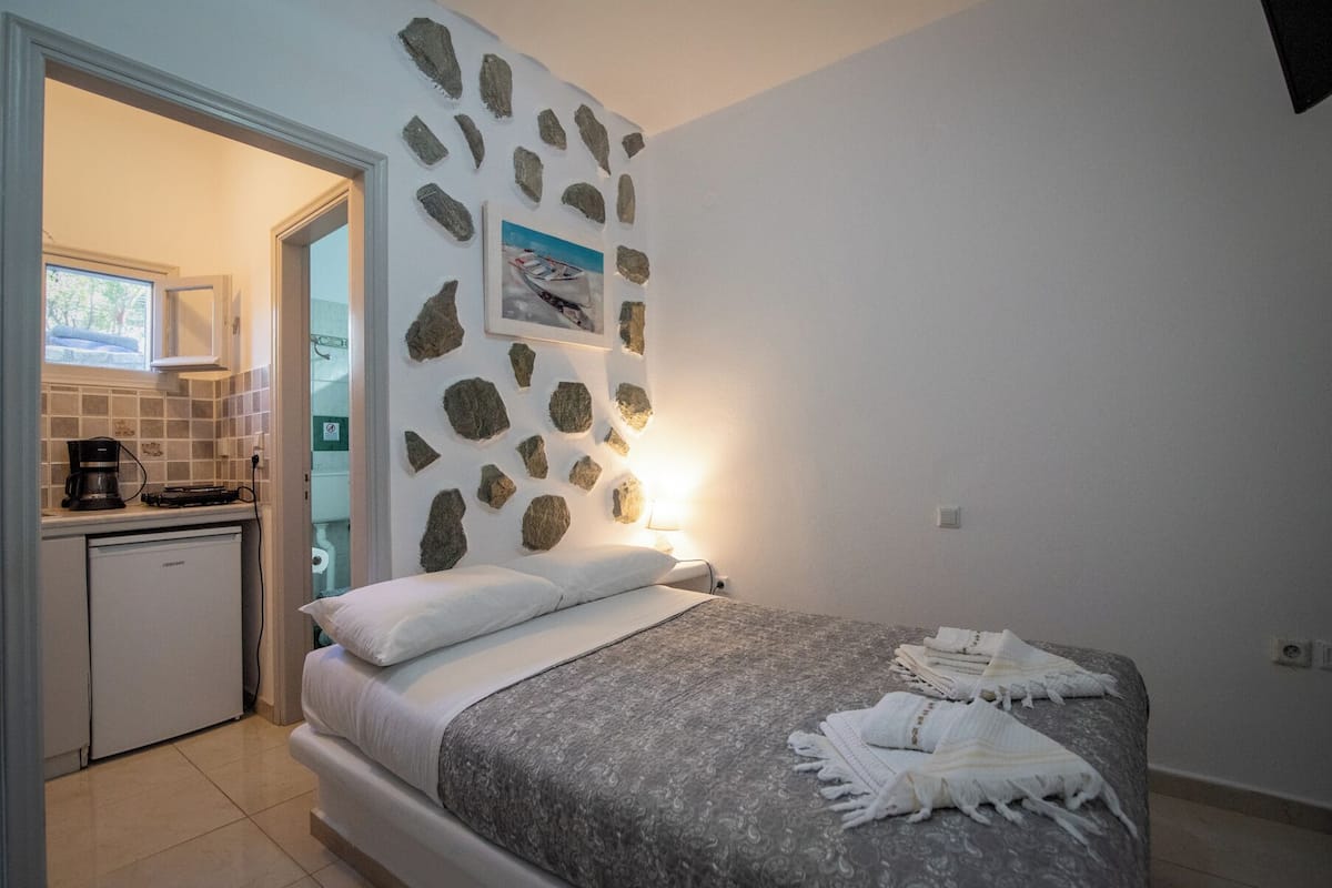 Apartamento standard, 2 quartos, vista para o jardim, ao lado da praia | Cortinas blackout, quartos à prova de som, ferros/tábuas de passar roupa