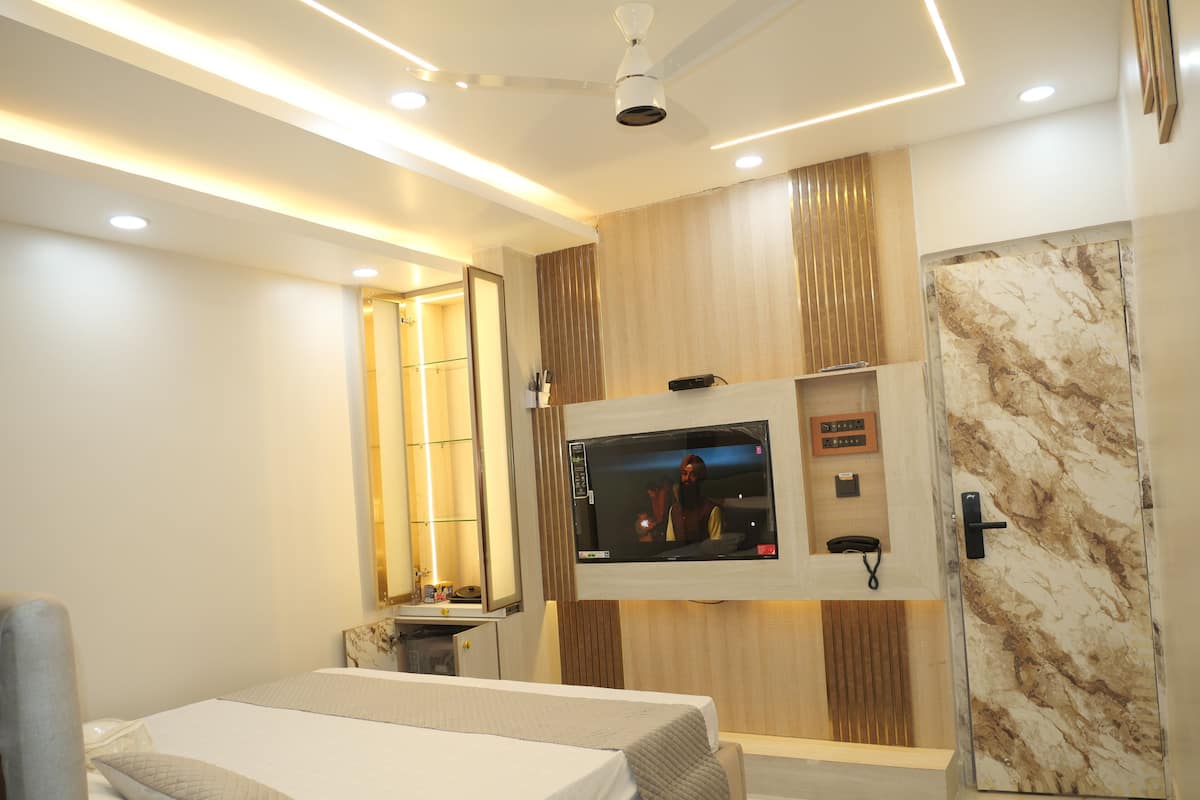 Premium bedding, memory foam beds, laptop workspace, free WiFi