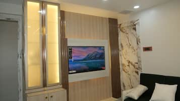 Deluxe Double Room | Free WiFi