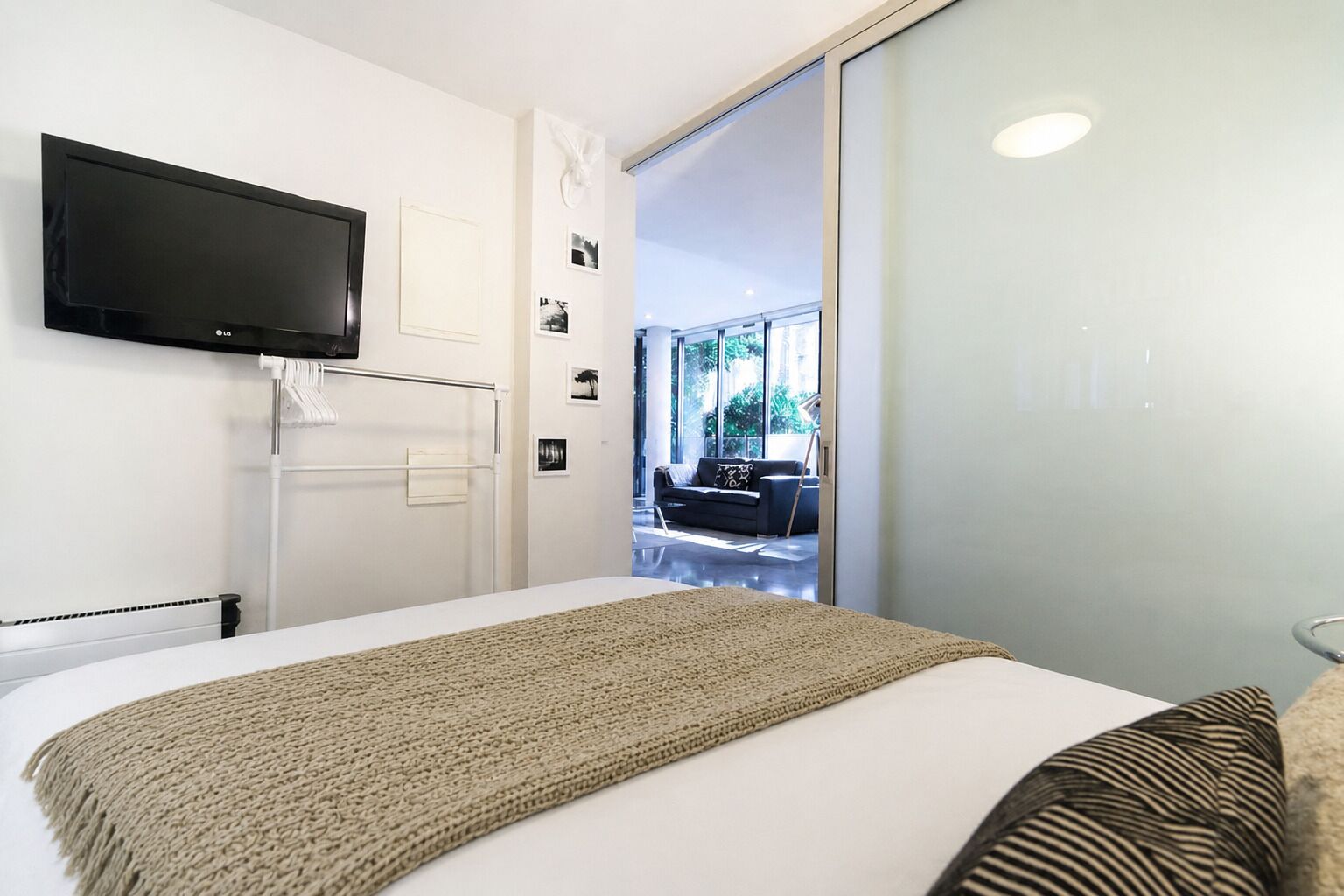 Modern Docklands By Ready Set Stay With Parking, Linen, Gym, And Pool - Tottenham
