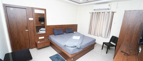 Classic Double or Twin Room, Garden View
