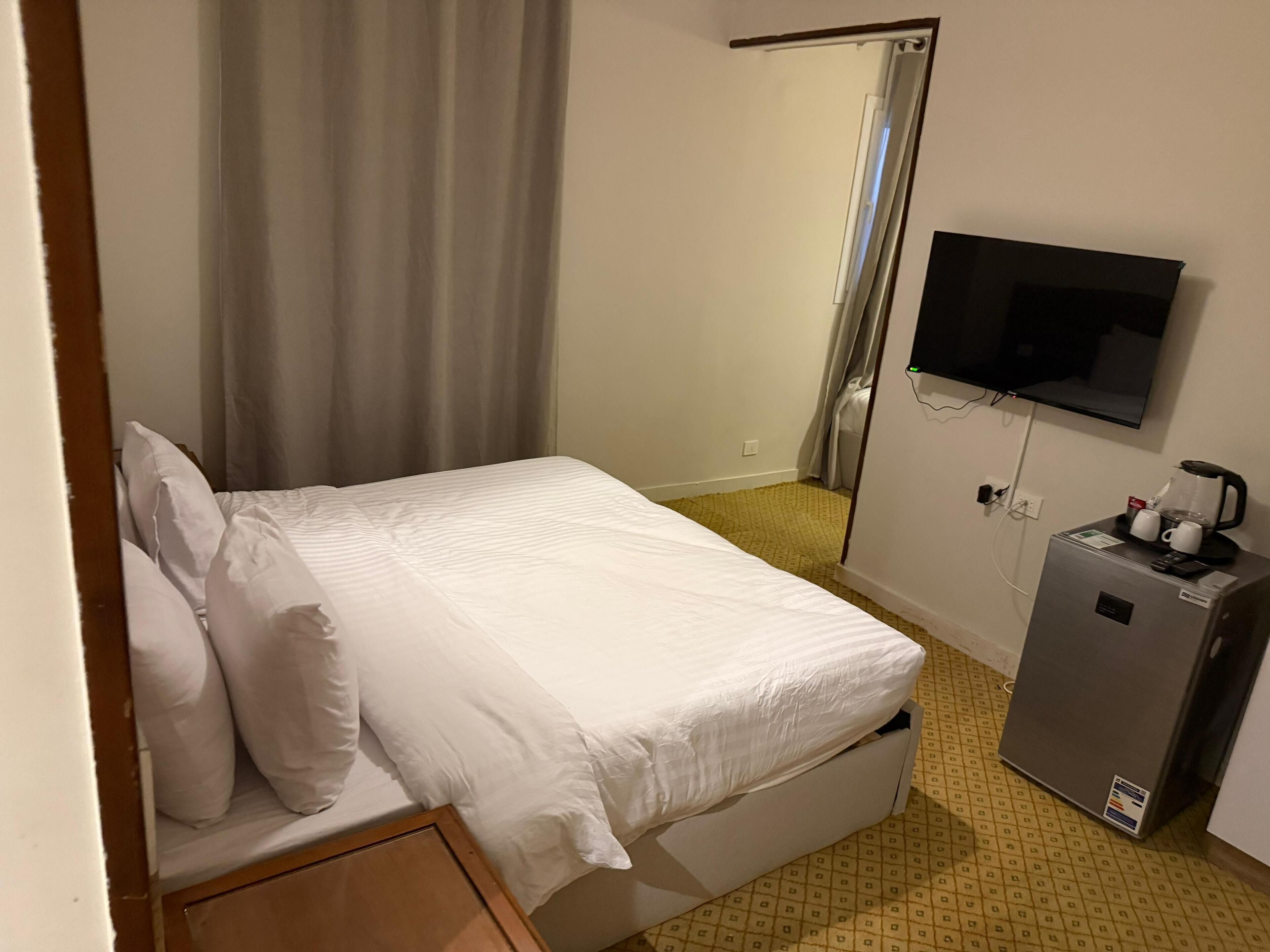 Premier Suite, City View | In-room safe, desk, blackout drapes, soundproofing
