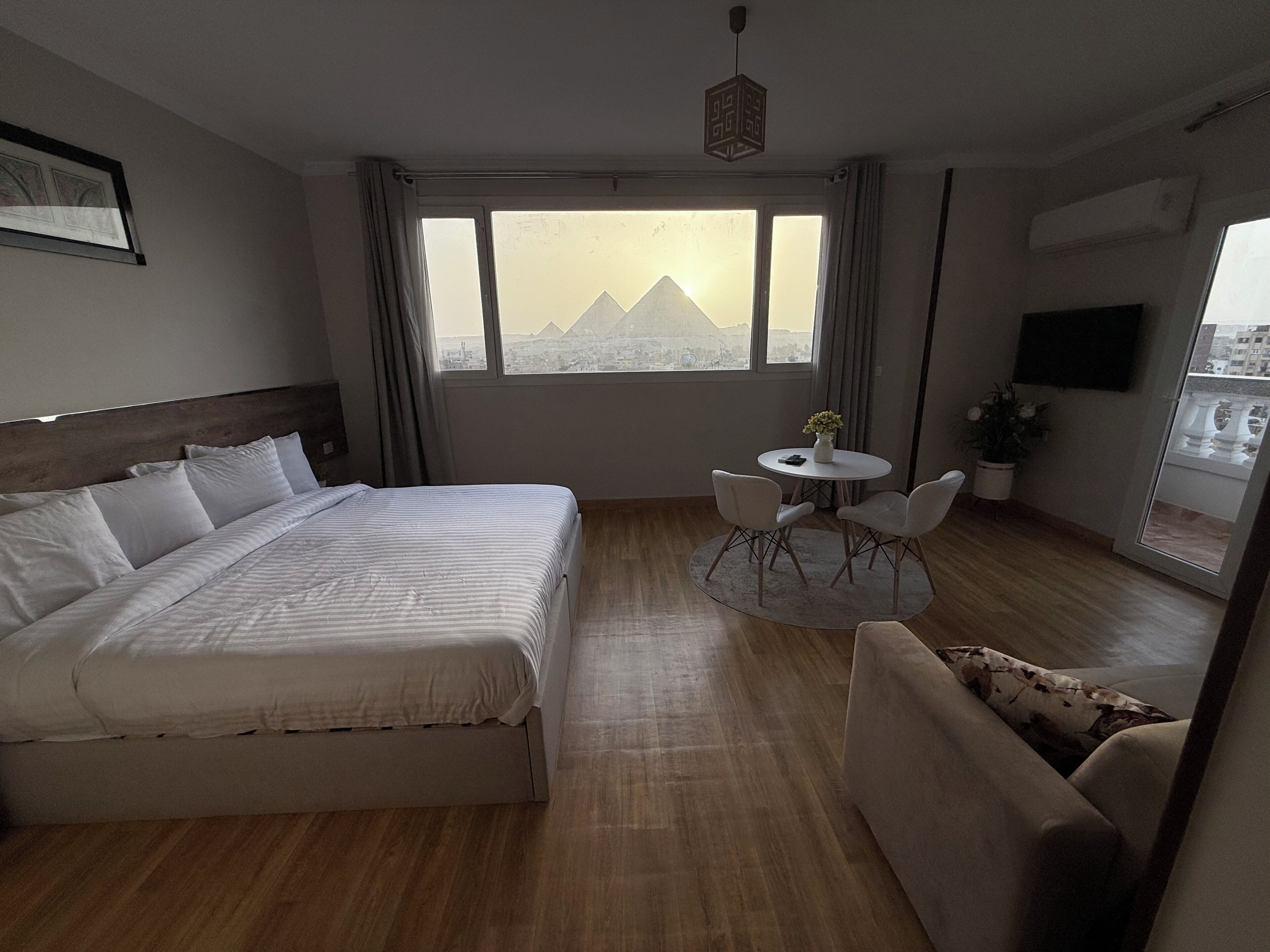 Coffres-forts dans les chambres, bureau, rideaux occultants