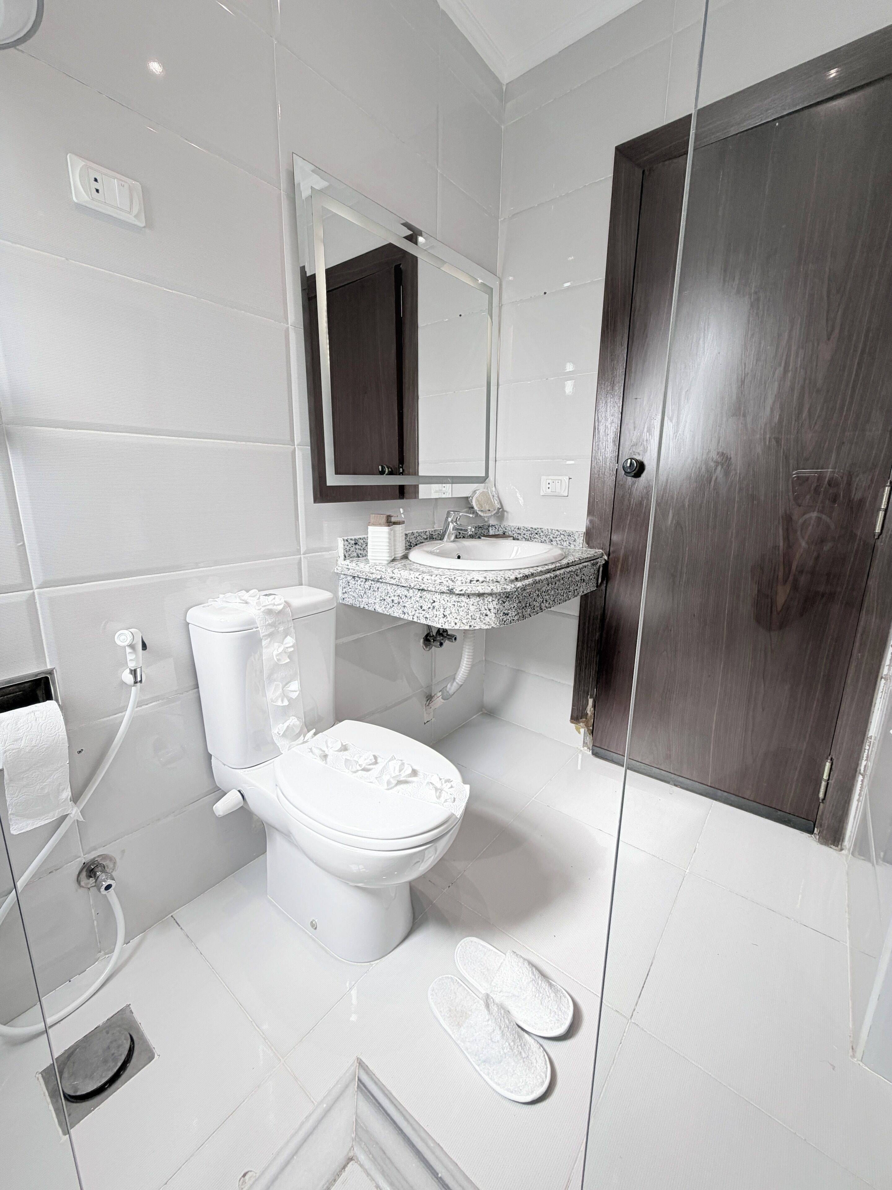 Comfort Double Room, City View | Bathroom | Shower, free toiletries, hair dryer, slippers