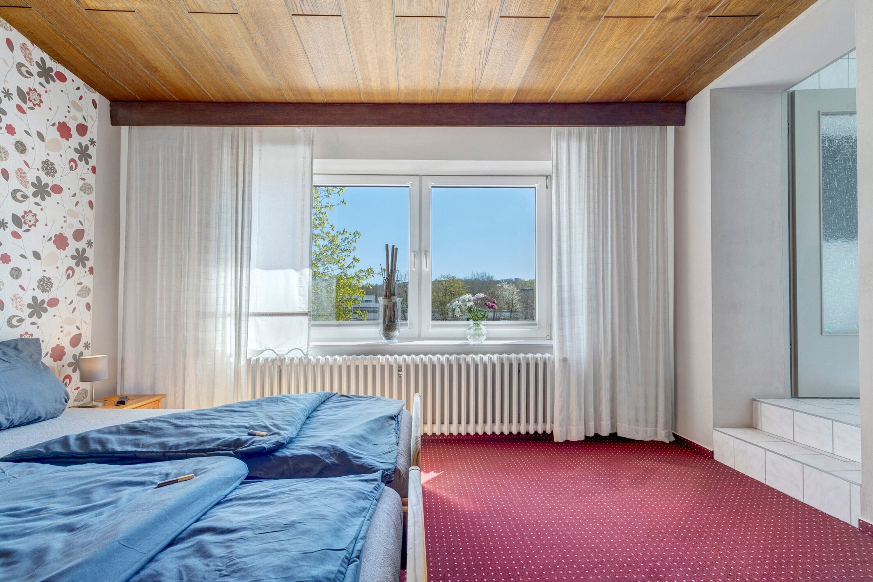 1 bedroom, bed sheets