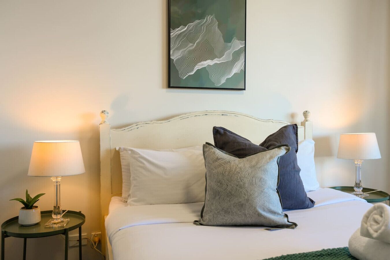 Iron/ironing board, WiFi, bed sheets