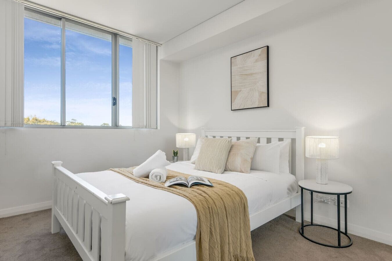 Iron/ironing board, WiFi, bed sheets