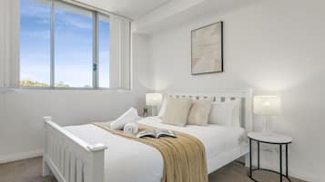 Iron/ironing board, WiFi, bed sheets