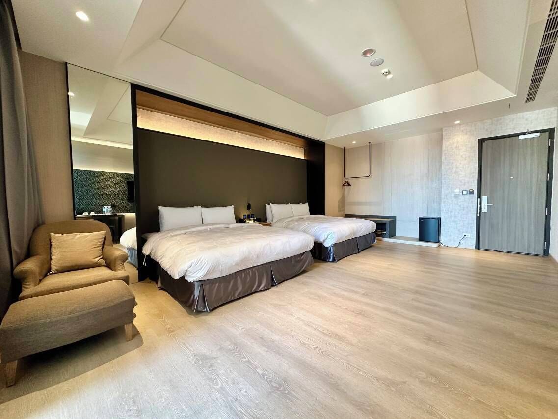 Quarto quádruplo luxo, vista para o lago