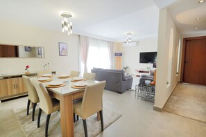 Interior - Luxurious 2 Bedroom Apt. (Giza Governorate)