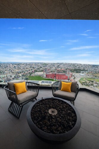 Modern Studio w/ Pool & Gym | Adamant Hipódromo