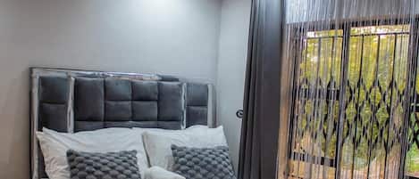 2 chambres, fer et planche à repasser, accès Internet