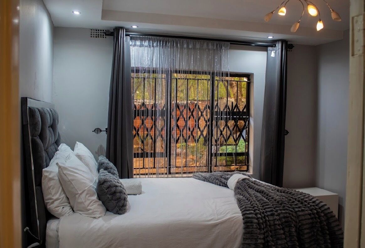 2 bedrooms, iron/ironing board, internet, wheelchair access