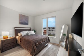 1 bedroom, iron/ironing board, WiFi, bed sheets - Walk to Downtown! Modern Riverfront Loft (West Sacramento)