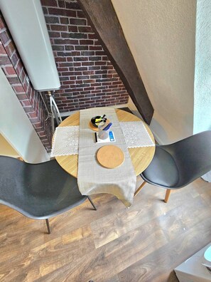 Dining - Charming Studio Apartment in Montluçon's Historic Center (Montluçon)