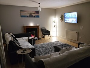 Unclassified image, 4 of 30, button - 2 Bedroom Apartment 4-6 people-Coastal Comfort (Balbriggan)
