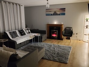Unclassified image, 2 of 30, button - 2 Bedroom Apartment 4-6 people-Coastal Comfort (Balbriggan)
