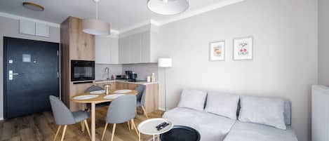 Apartment, Balcony | Living room