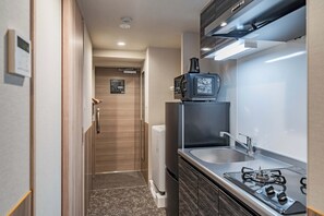 Standard Double Room, 1 Double Bed with Sofa bed, Non Smoking | Private kitchen | Full-size fridge, microwave, stovetop, cookware/dishes/utensils - Apartment Hotel 11 Dotonbori 8 (Osaka)