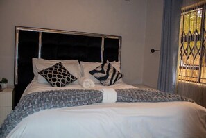 1 habitación, tabla de planchar con plancha y internet 