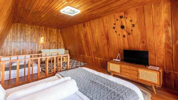 Villa, 2 Bedrooms | Free WiFi, bed sheets
