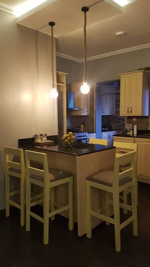 Fridge, microwave, oven, stovetop - The Apartments bwebajja (Kampala)