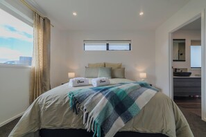 4 chambres, fer et planche à repasser, Wi-Fi, draps fournis