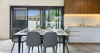 Cozy Marrickville 2BR | 10 Min Walk to Train