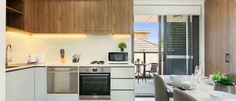 Fridge, microwave, oven, stovetop