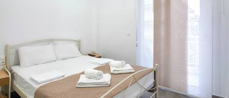 2 bedrooms, WiFi, bed sheets