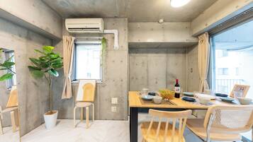 Basic Apartment, Balcony, City View | Living area