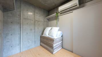 Decoración personalizada, muebles diferentes y wifi gratis