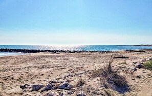 Beach - Gorgeous home in Noves (Noves)