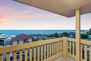 Unclassified image, 2 of 40, button - Sunset Ocean View Retreat 4BM House (O`Sullivan Beach)