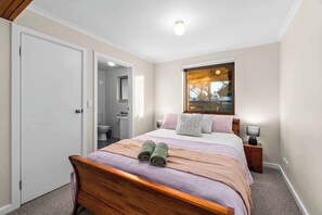 1 bedroom, iron/ironing board, WiFi, bed sheets - Adelaide Hills Luxury Amenities resort #103 (Summertown)
