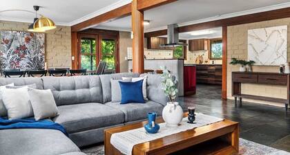 Adelaide Hill Luxury Amenities and Stunning Vistas