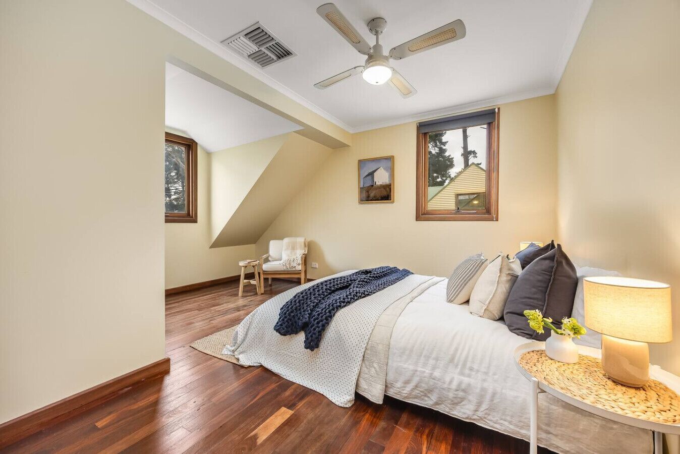 6 bedrooms, desk, WiFi