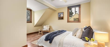 6 bedrooms, desk, WiFi