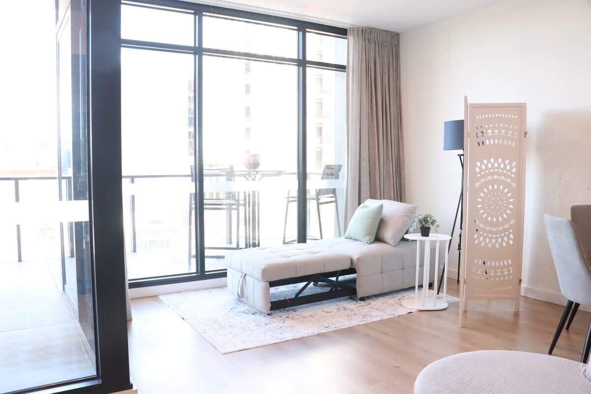 テレビ、書斎 / ワークスペース