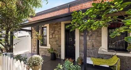 Adelaide Central Artistic bluestone Retreat