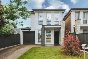 Exterior - Heartwood Haven family home 3bed 3bath (Rostrevor)