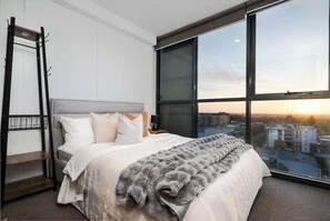 2 habitaciones, tabla de planchar con plancha, wifi y ropa de cama 