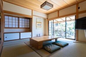 Deluxe Studio Suite, Non Smoking, Bay View | Interior