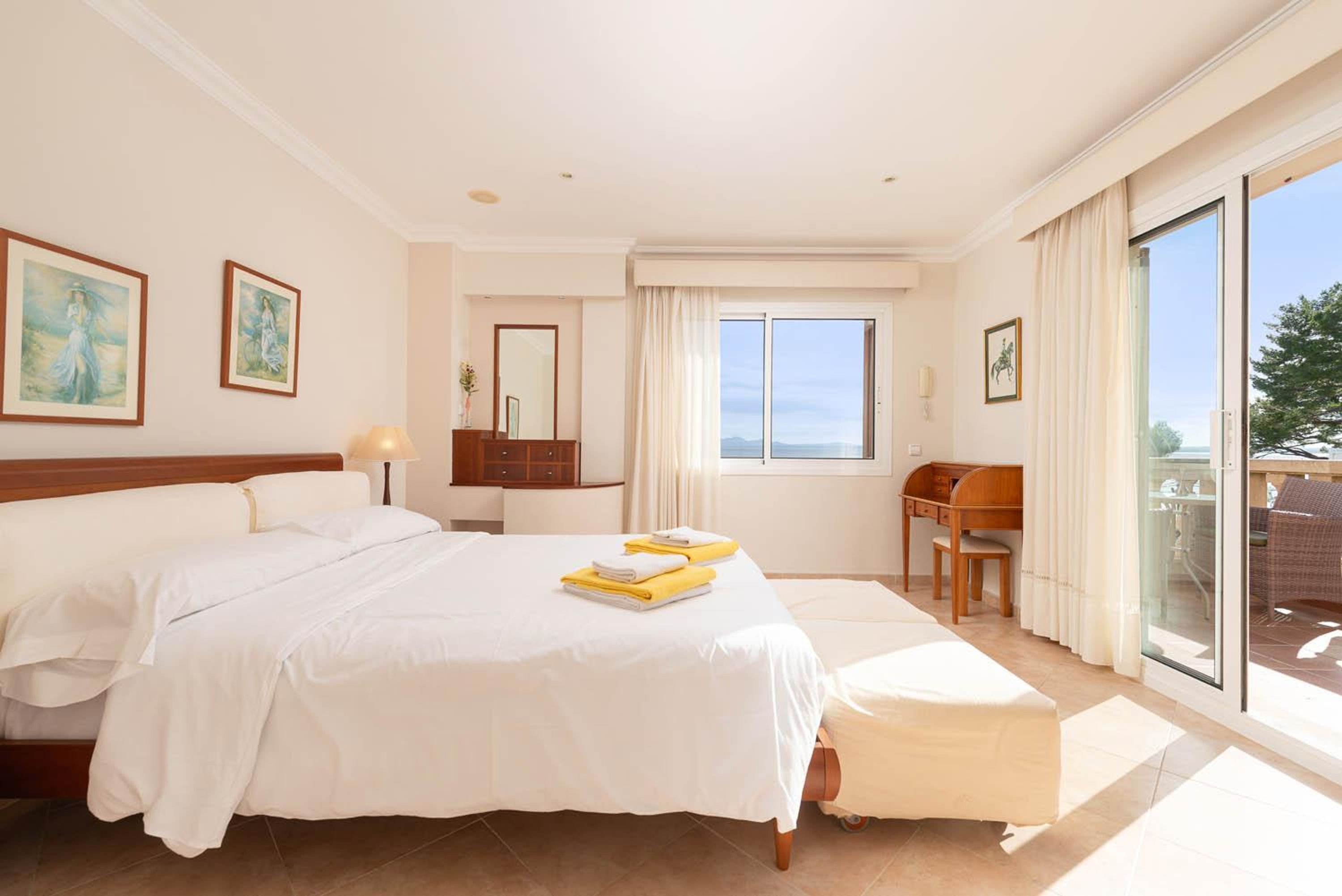 فيلا | 4 عدّة غرف نوم